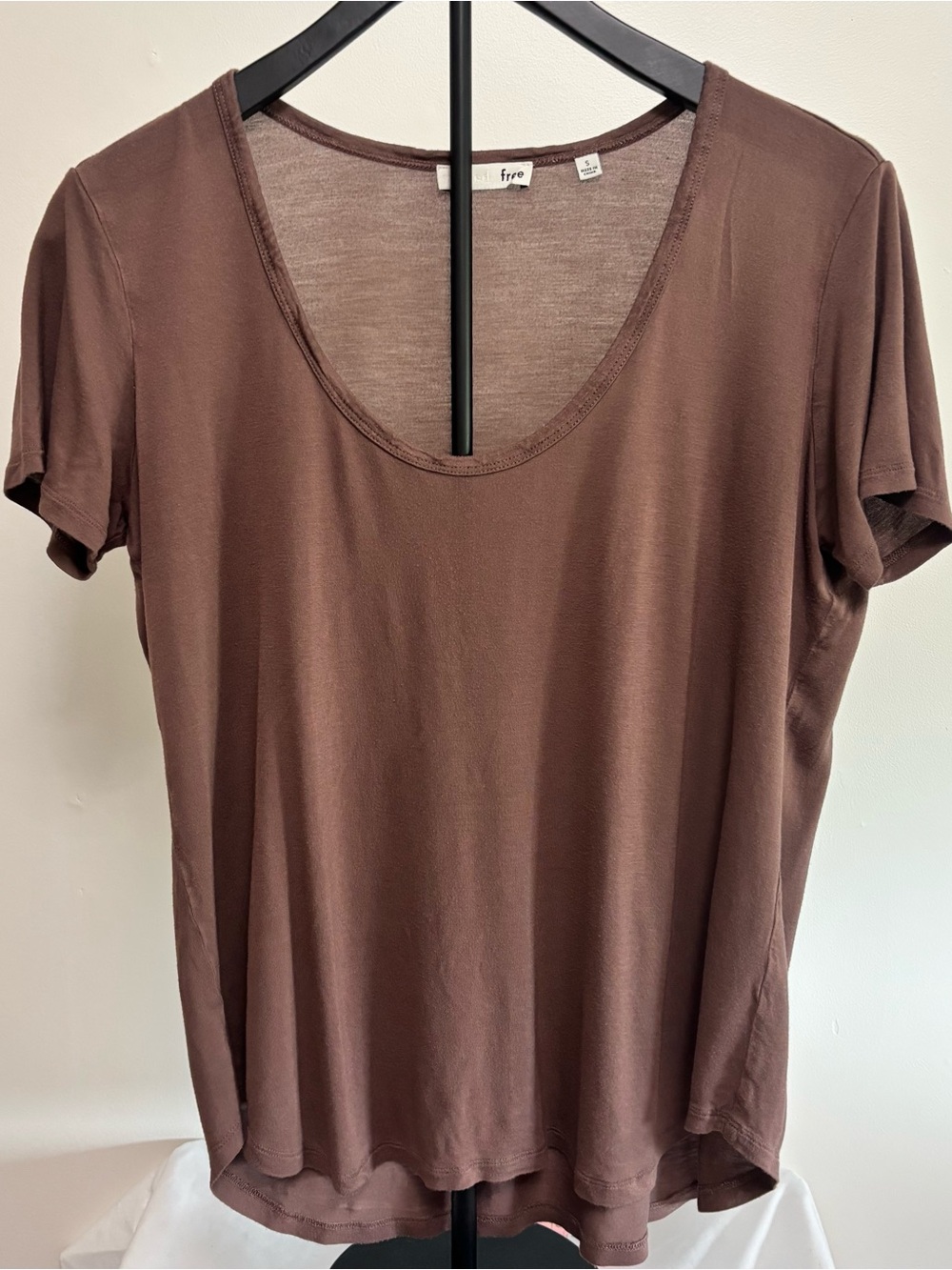 Wilfred Free Women's Brown Scoop Neck Tee- Size Small